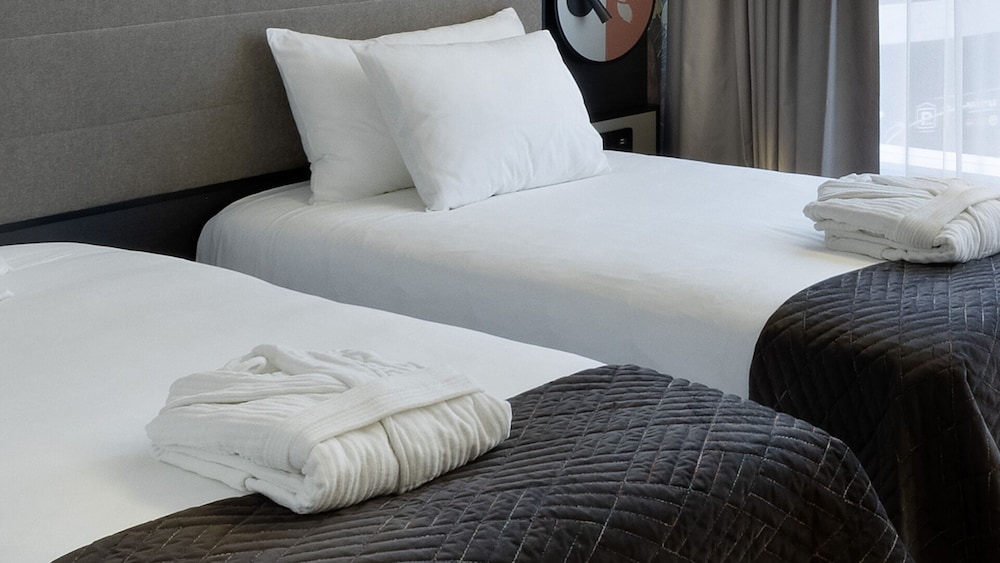 Superior Twin Room, City View - Photo 2