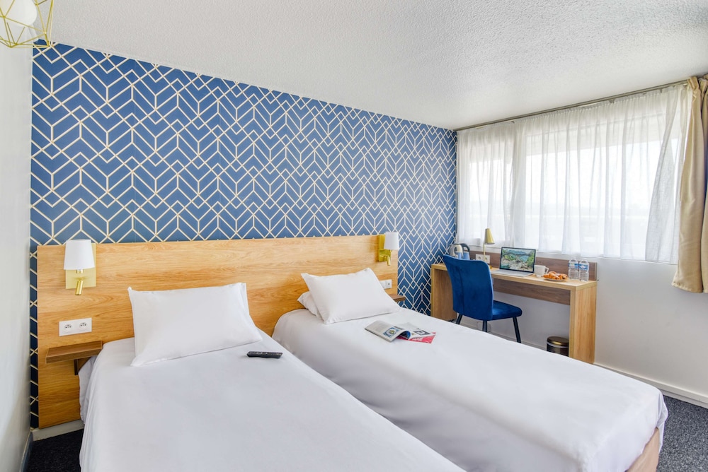 Standard Room, 2 Twin Beds photo 3
