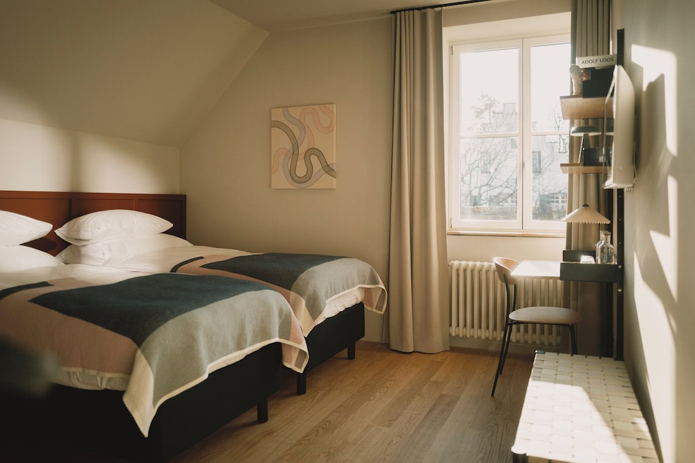 Signature Twin Room