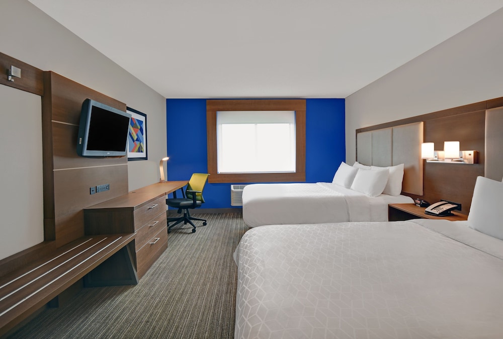 Standard Room, 2 Queen Beds - Photo 1