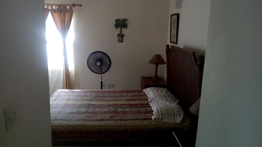 Comfort Room, Multiple Beds, Non Smoking photo 1