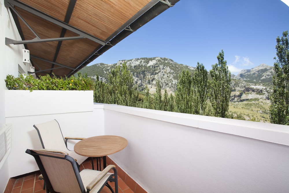 Double Room, Mountain View (1 Adult + 1 Child) - Photo 2