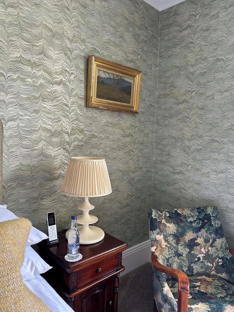 Loch View Standard Room photo 3