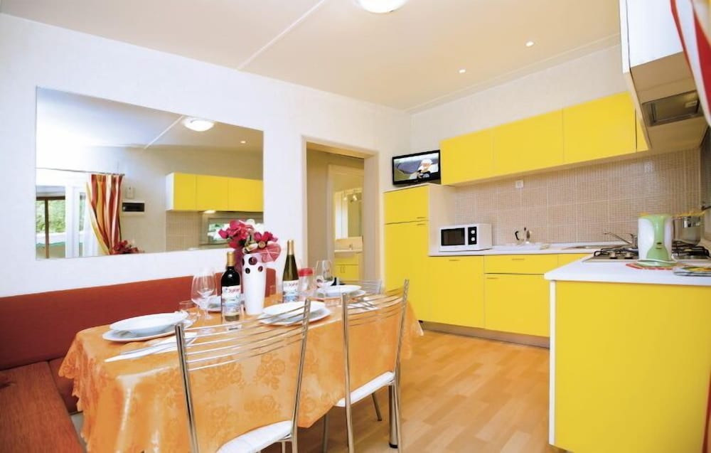 Maxi Caravan Magic Top Chalet, Beach Service Included photo 1