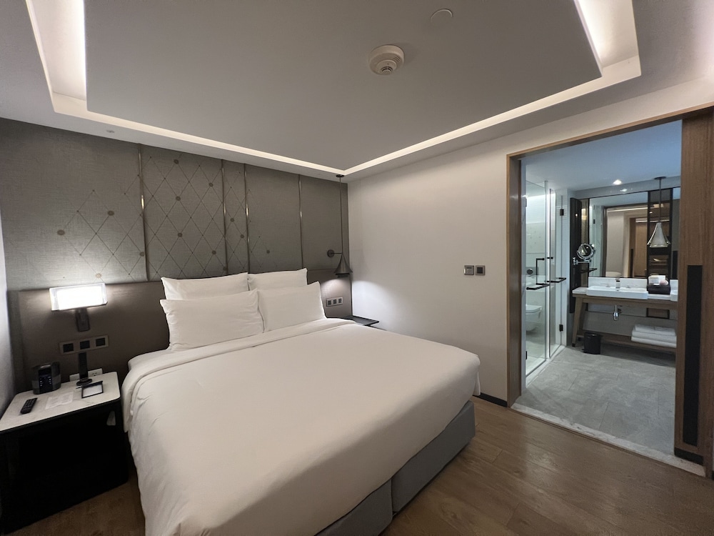 Executive Suite photo 1
