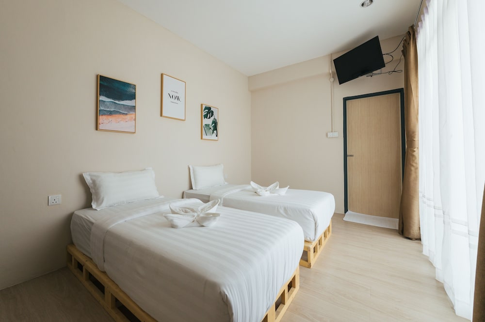 Twin Room - Photo 1