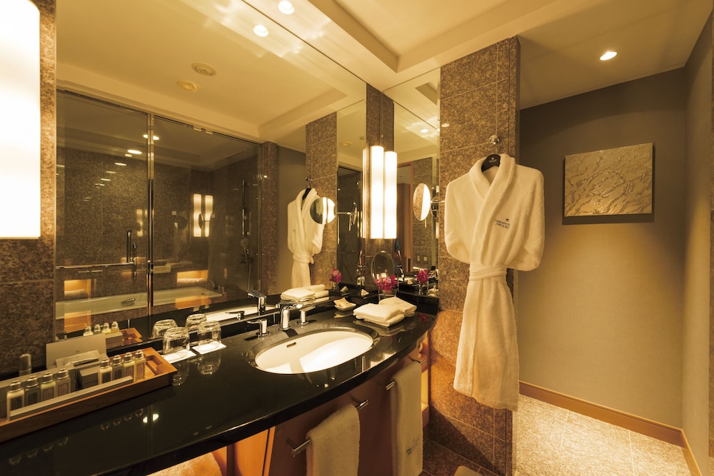 Executive Superior King with Lounge Access, Non Smoking - Photo 9