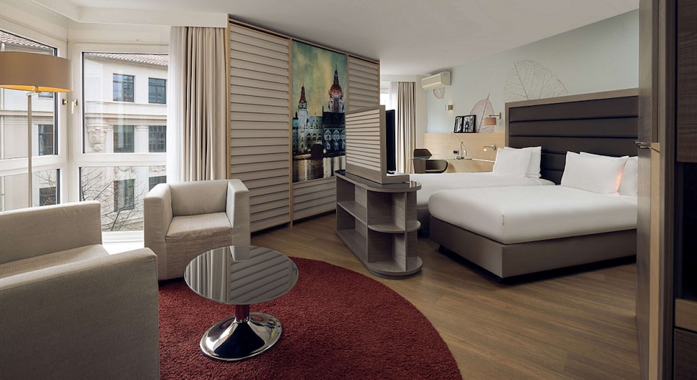 Junior Suite, 1 King Bed - Photo 4