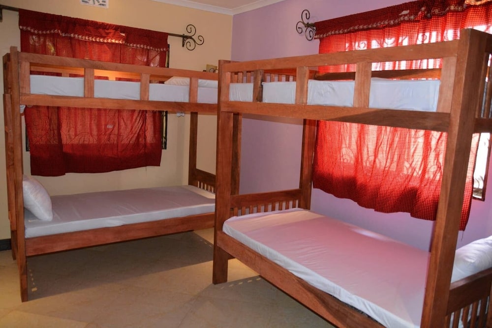 Shared Dormitory, Mixed Dorm