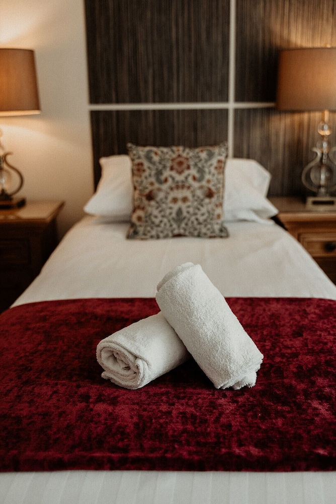 Standard Twin Room, Ensuite - Photo 3