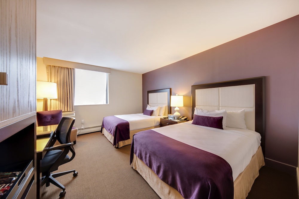 Signature Double Room, 2 Double Beds, Accessible - Photo 2
