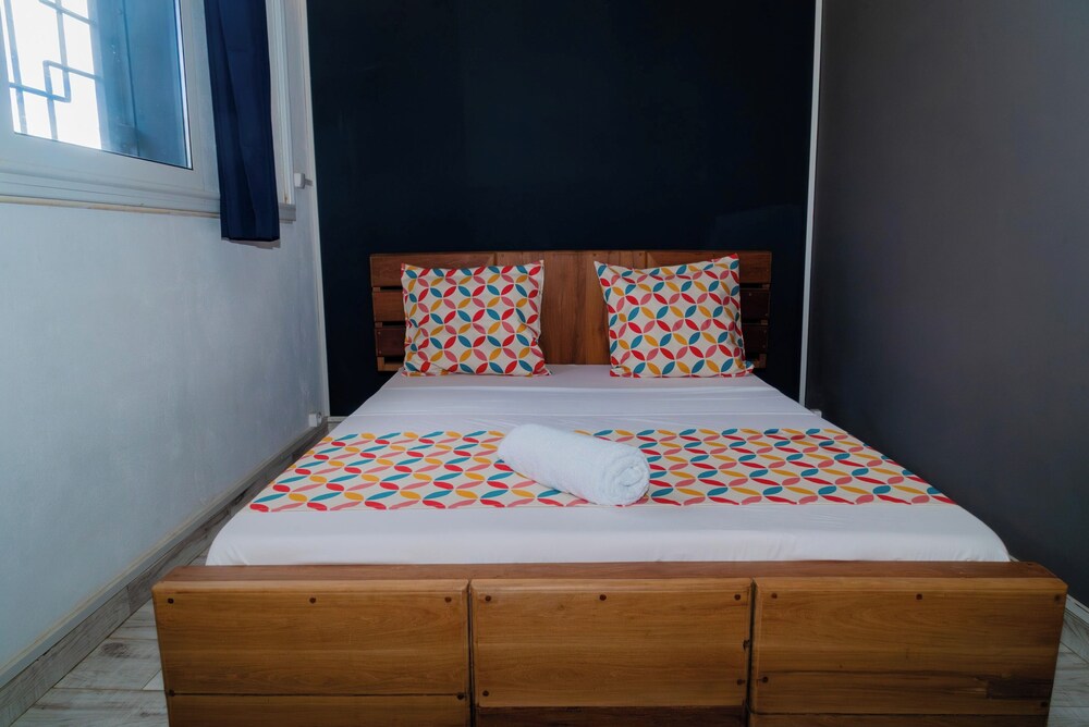 Classic Apartment, 3 Bedrooms, Balcony, Garden View