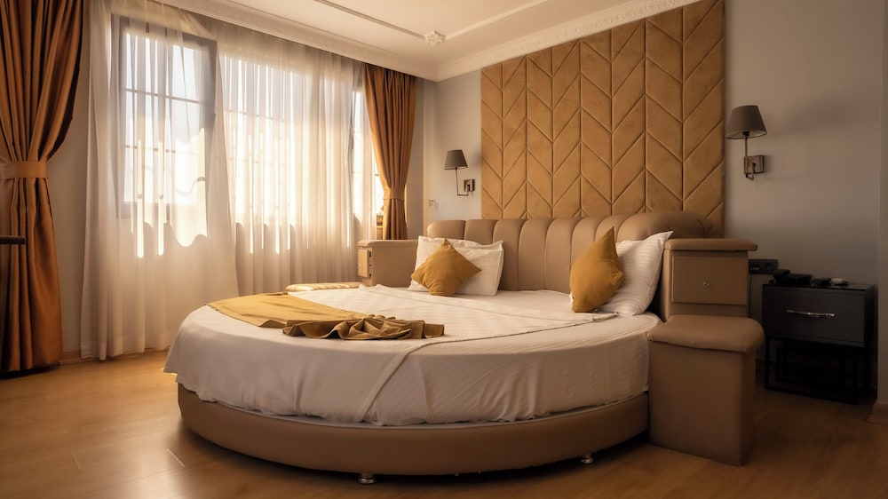 Deluxe Suite, City View photo 1