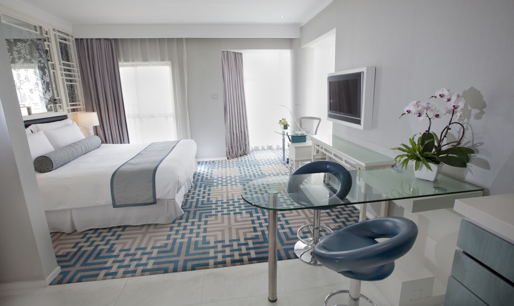 Deluxe City View King Room - Photo 5