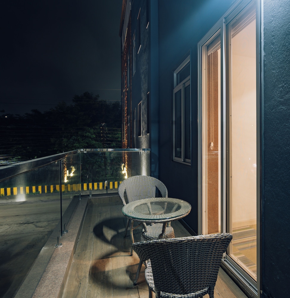 Premium Room - Photo 7