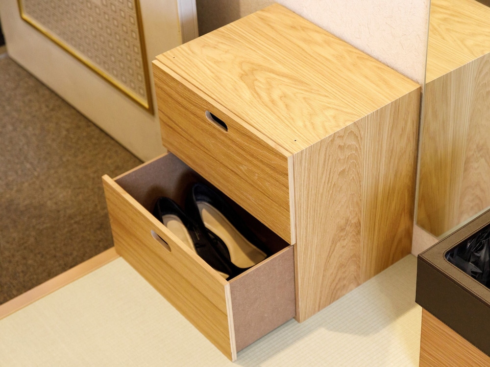Basic Japanese Western Twin Room, Non Smoking - Photo 10