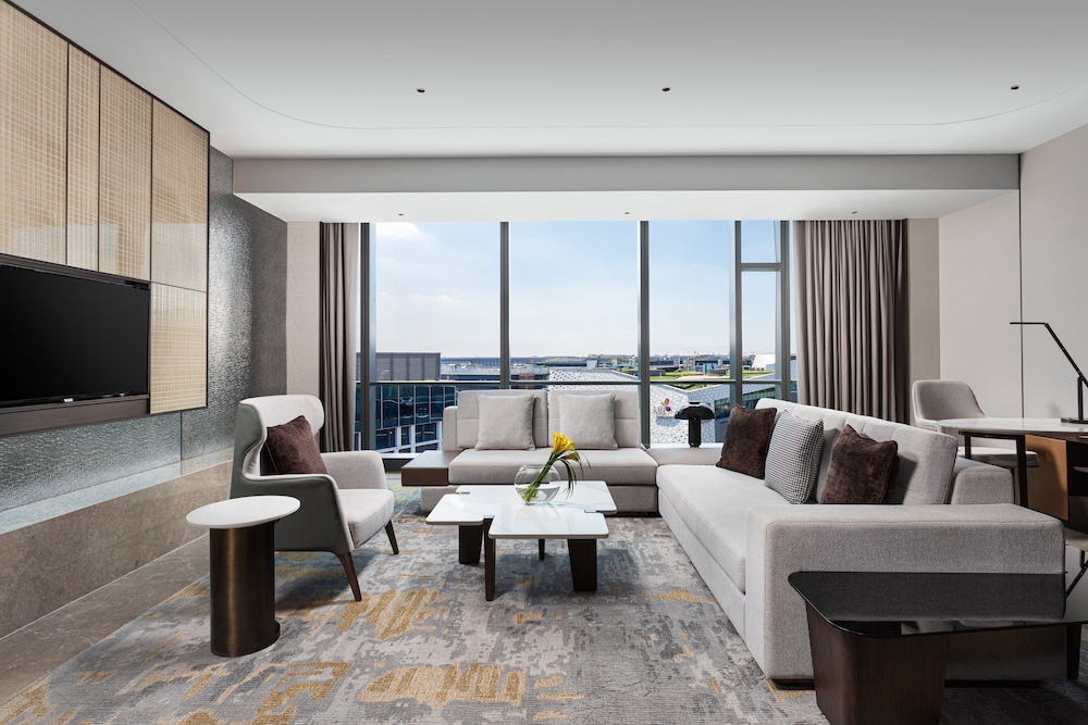 Suite, 1 King Bed