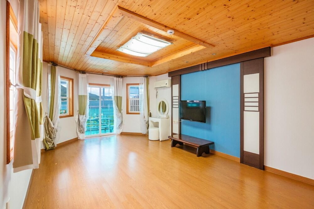 Room (Gookhwa) - Photo 7