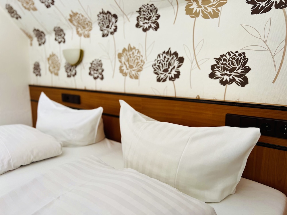 Standard Double Room, 1 Queen Bed photo 2