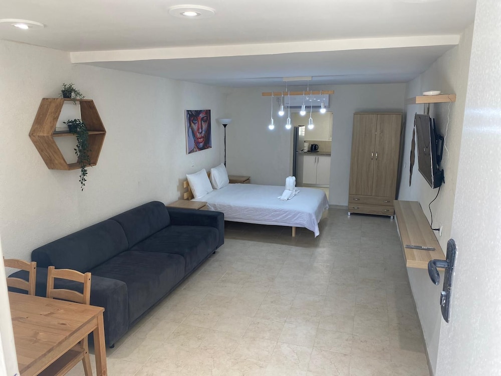 Superior Room, Refrigerator & Microwave, Ground Floor photo 3