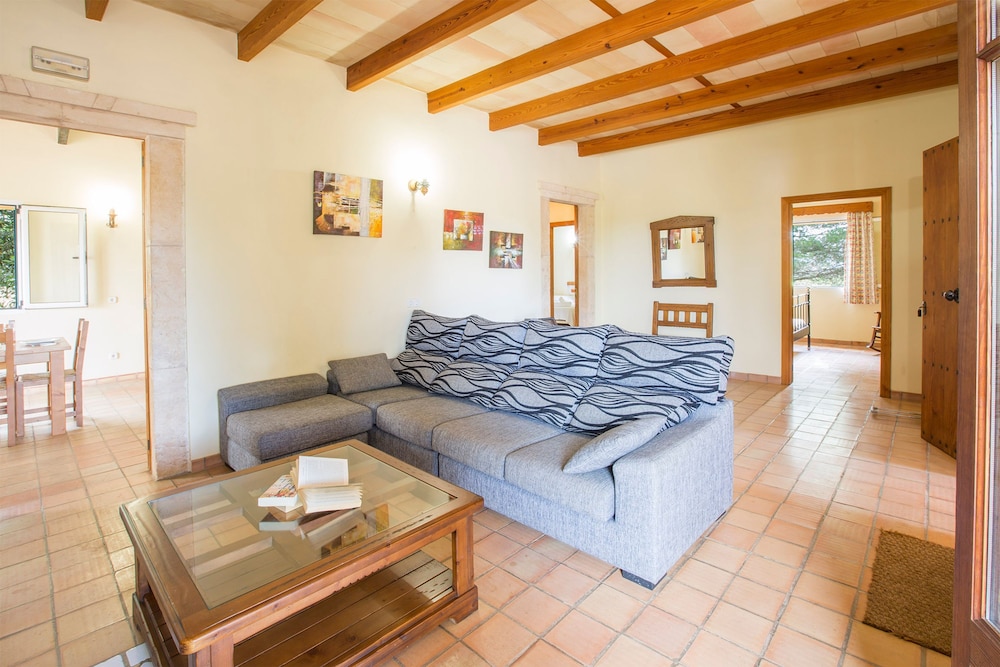 Villa photo 3