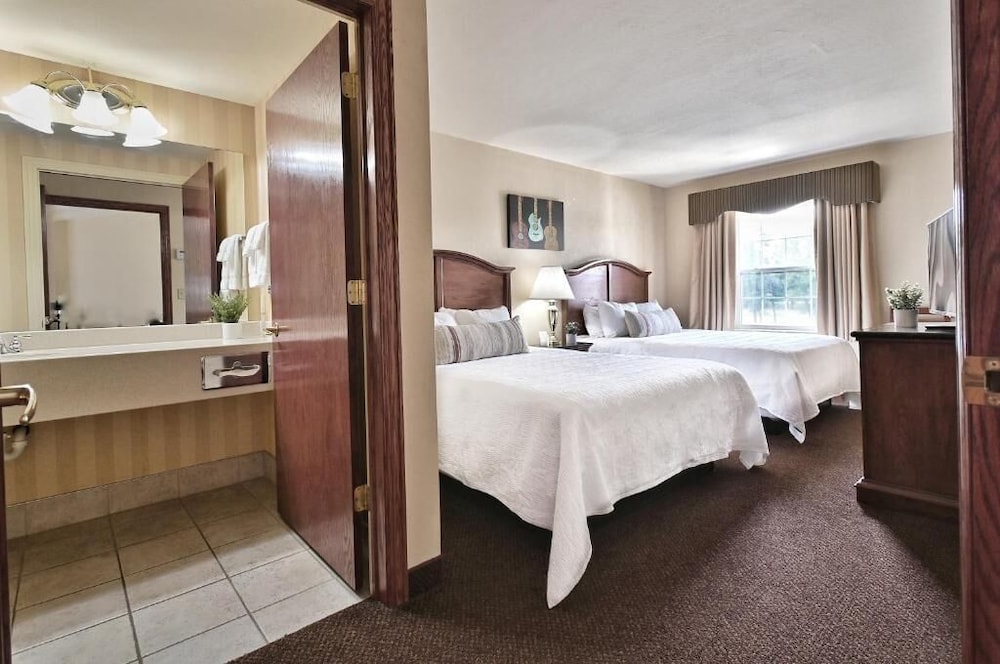 Junior Suite (Double Full with Sofa Bed) - Photo 9