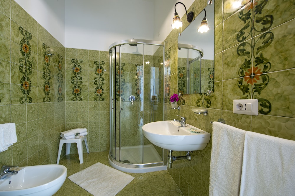 Double or Twin Room, Sea View - Photo 18