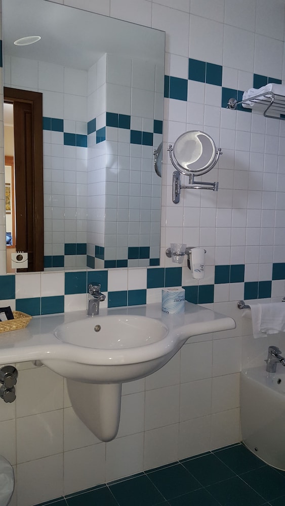 Superior Double or Twin Room, Terrace, Sea View - Photo 22