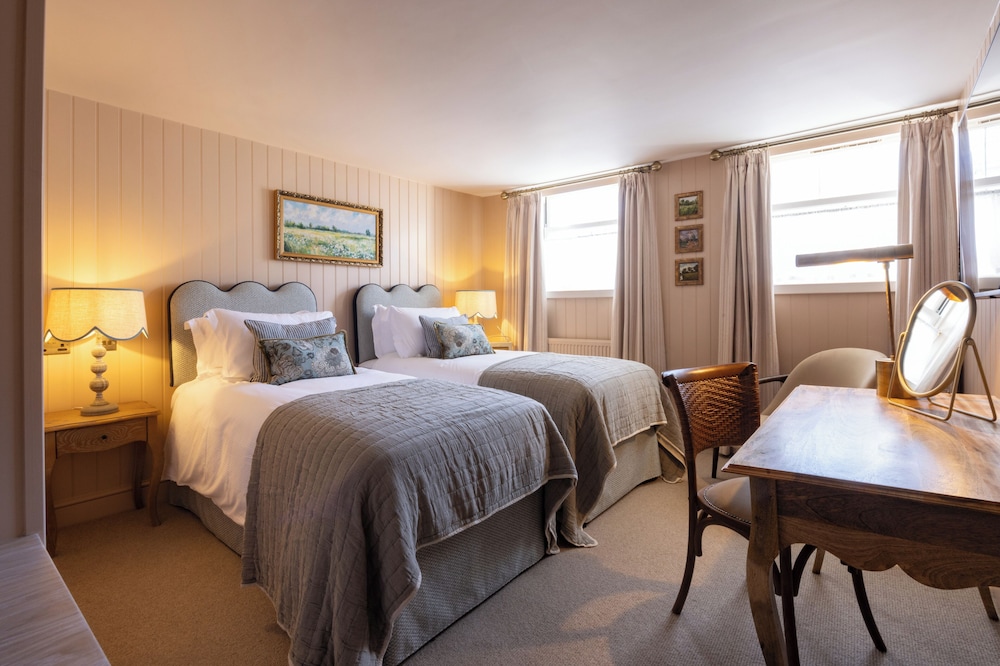 Really Comfy Room