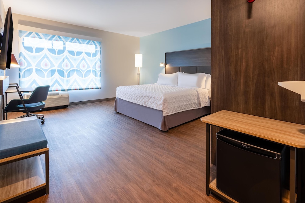 Room, 1 King Bed, Accessible photo 1