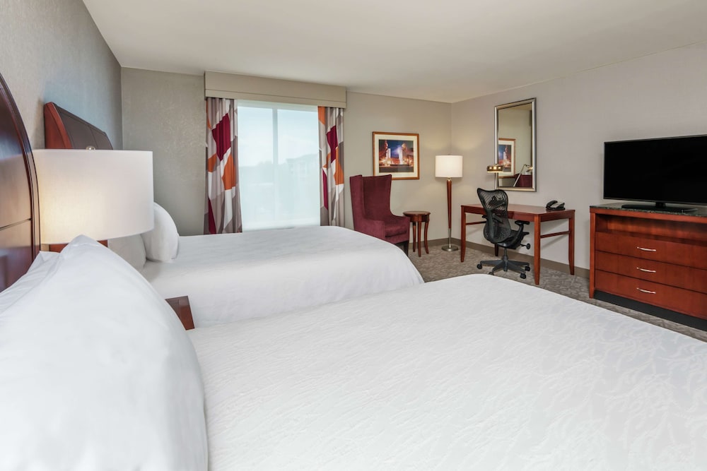 Room, 2 Queen Beds, Accessible (Roll-In Shower, Mobility & Hearing) photo 1