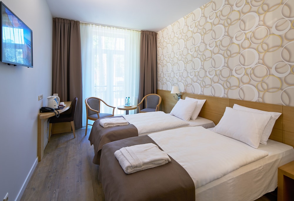 Basic Double or Twin Room, 1 Bedroom - Photo 4