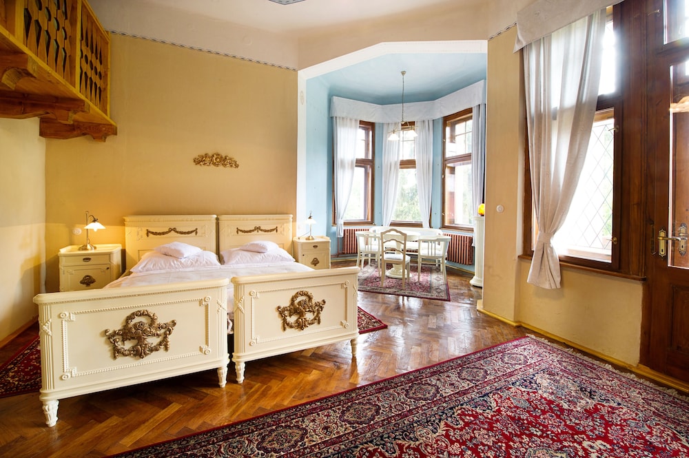 Room (Oldrich Novy) photo 1