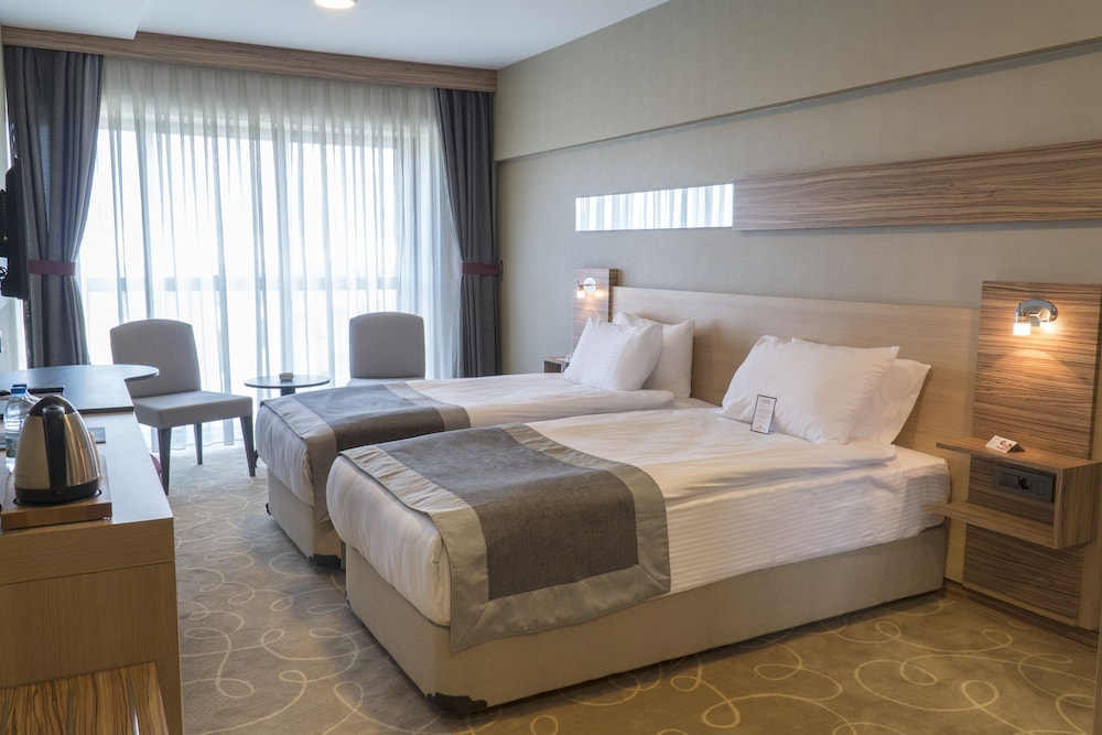 Standard Twin Room, 2 Twin Beds, City View