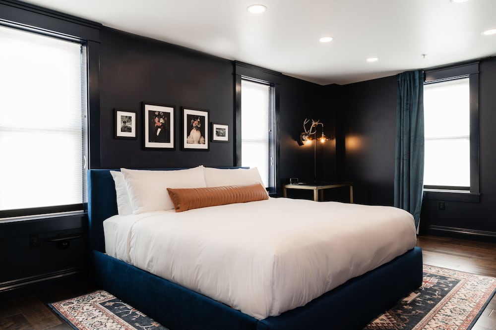Deluxe Room, 1 King Bed