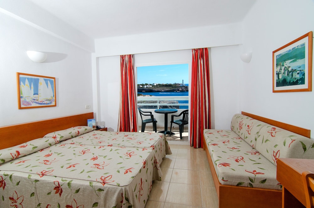 Standard Room, Balcony, Sea View (2 Adults + 1 Child)