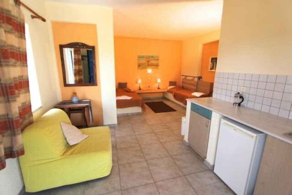 Suite, 2 Bedrooms photo 2