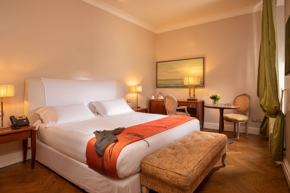 Elegance Double Room (annex building, via del Corso 75)