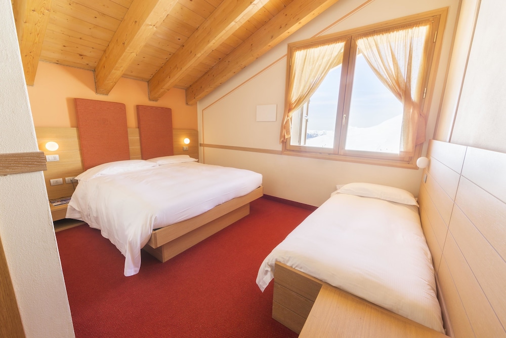 Basic Triple Room photo 1