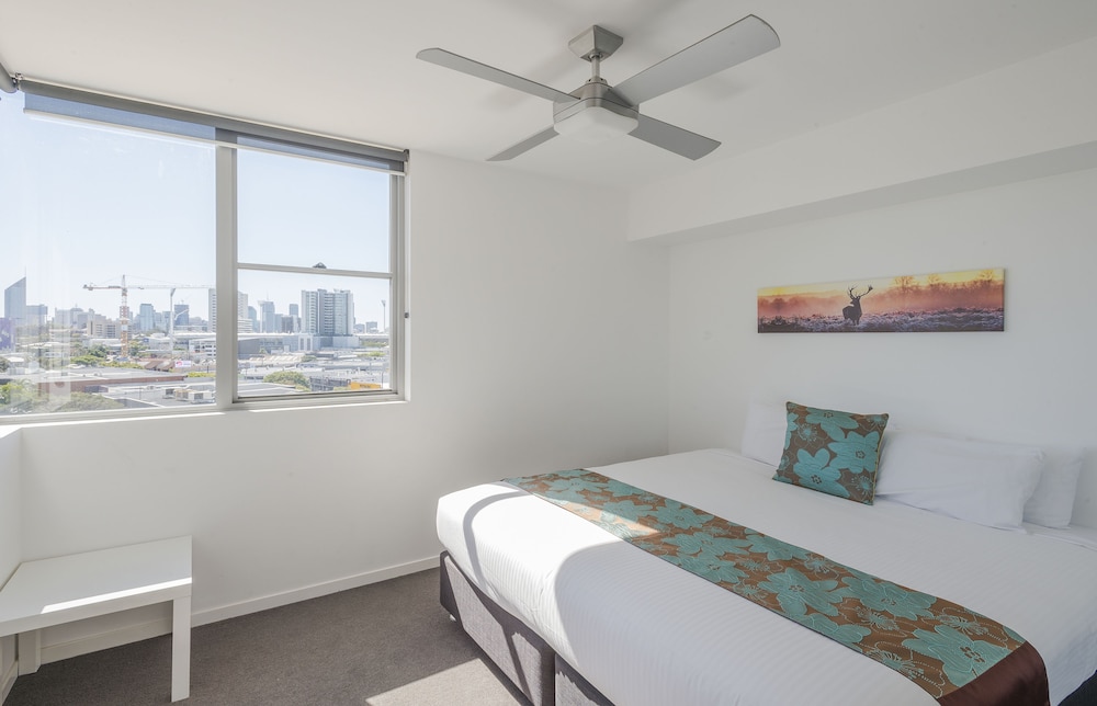 Deluxe Two Bedroom Apartment photo 2