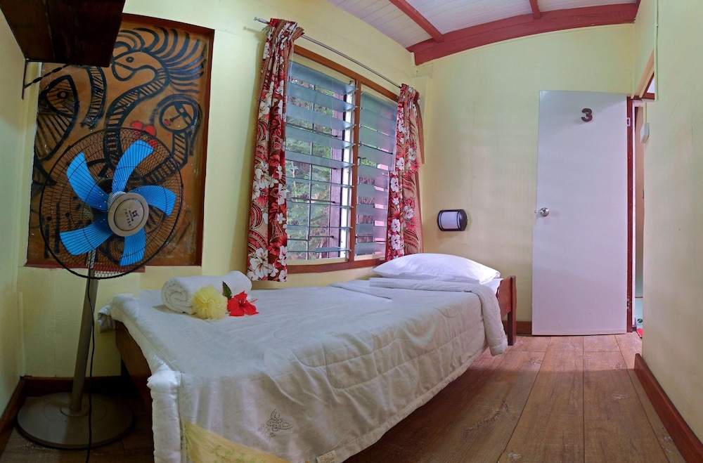 Single Room, Shared Bathroom photo 1