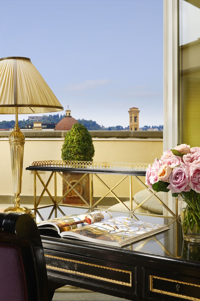 Suite, City View - Photo 10