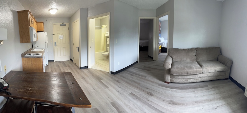 Suite, 2 Queen Beds, Non Smoking - Photo 1