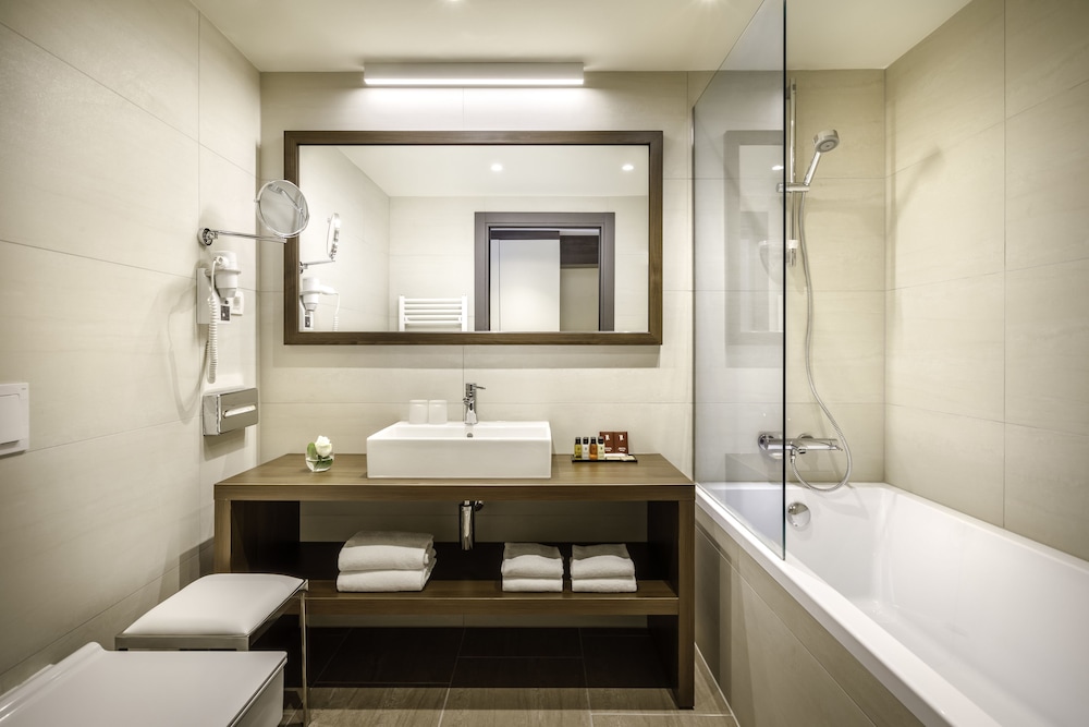 Standard Twin Room, Park View - Photo 5