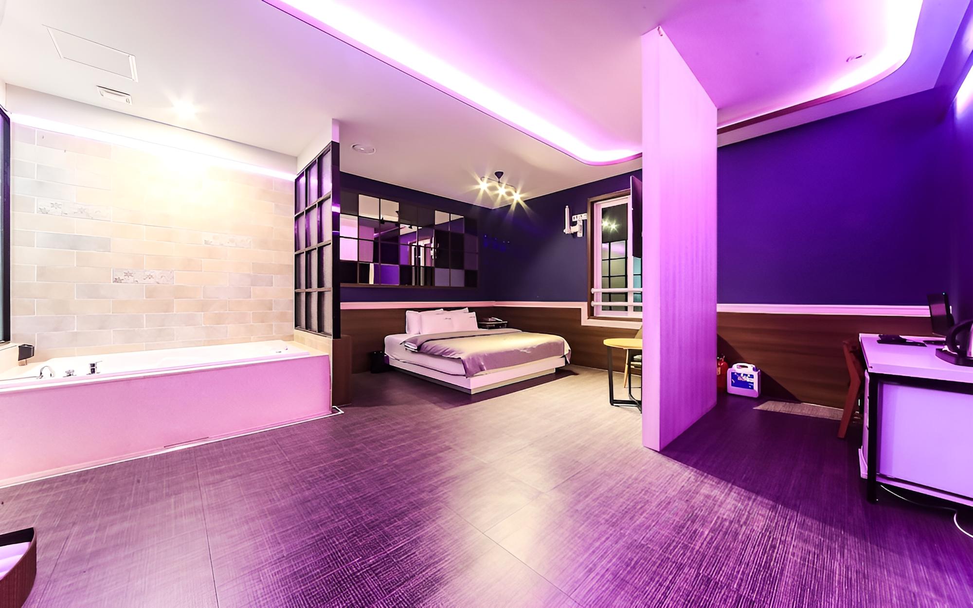Room (Late Check-IN (rate check-in)) - Photo 1