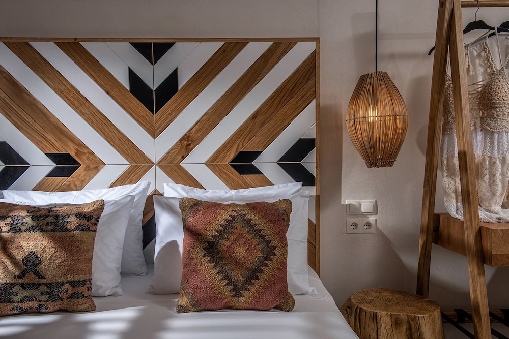 Deluxe Double Room Pool View