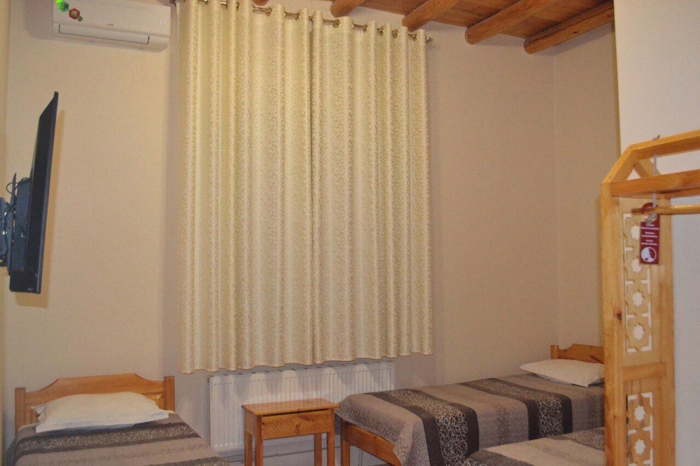 Standard Triple Room, City View photo 2