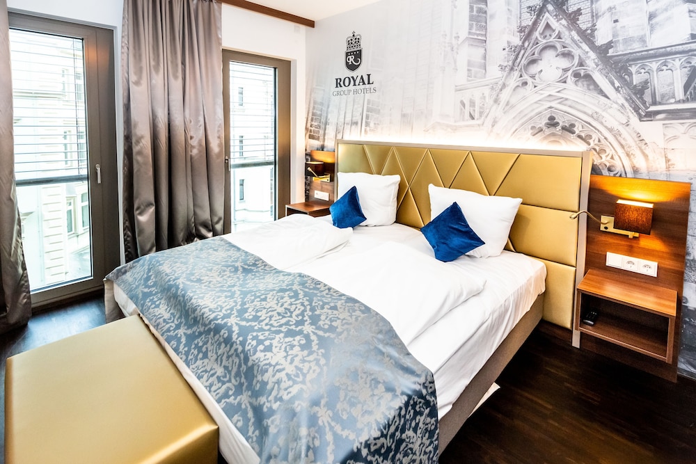 Standard Room, 1 Double Bed, Balcony (Living Room;with Sofabed) - Photo 5