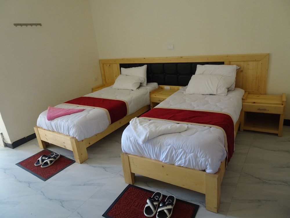 Twin Room (2 Twin Beds)