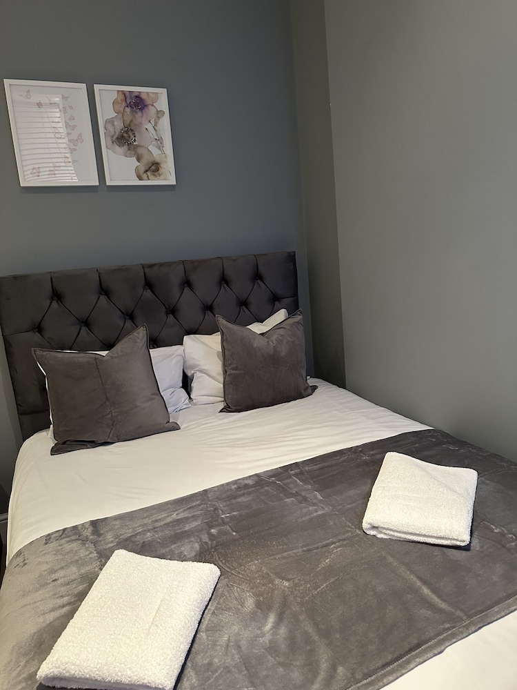 Classic Double Room, Ensuite, City View